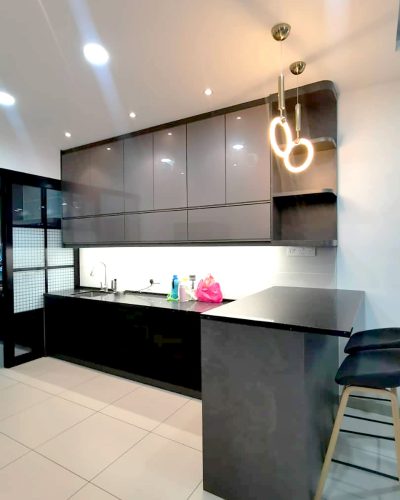 Frameless door